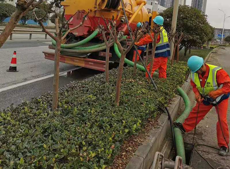 小板镇市政管道清淤