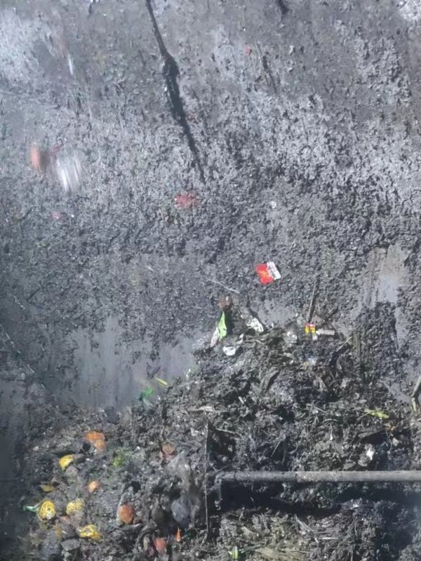 小板镇污水池清理